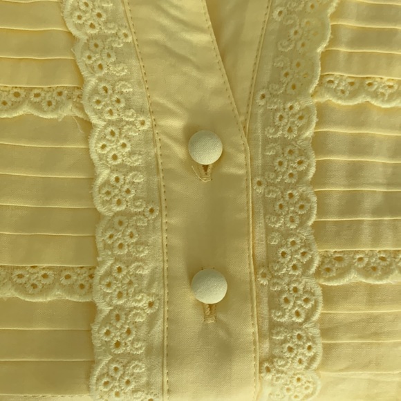 ModCloth NWOT Buttercup Eyelet Top size M - Picture 9 of 15